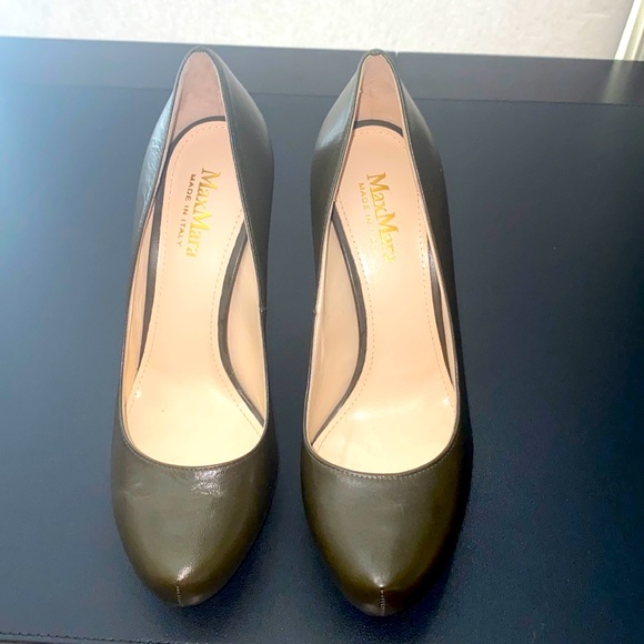 MaxMara Shoes - Max Mara womens olive green  size 7.5m pumps heels shoes Italy workwear